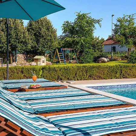 In With Outdoor Swimming Pool Holiday home Caporice